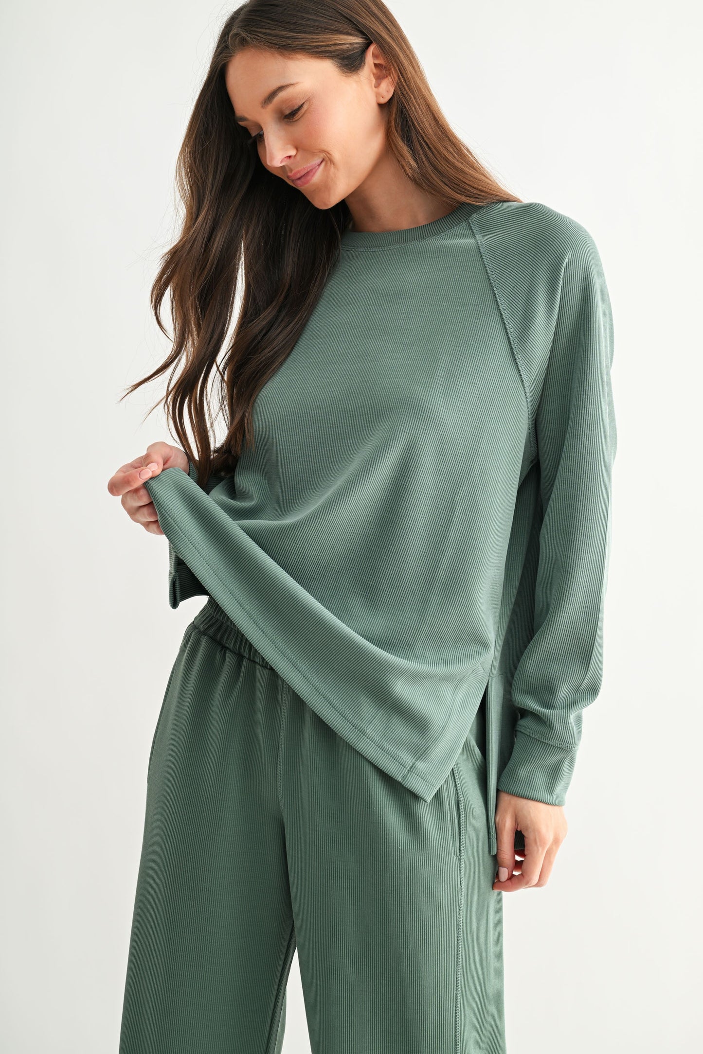 MONO B Luxe Sand Wash Rib Raglan Pullover-Eldergreen
