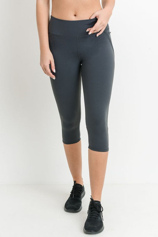 Capri Leggings with Pockets – Sandhills Clothing Co.